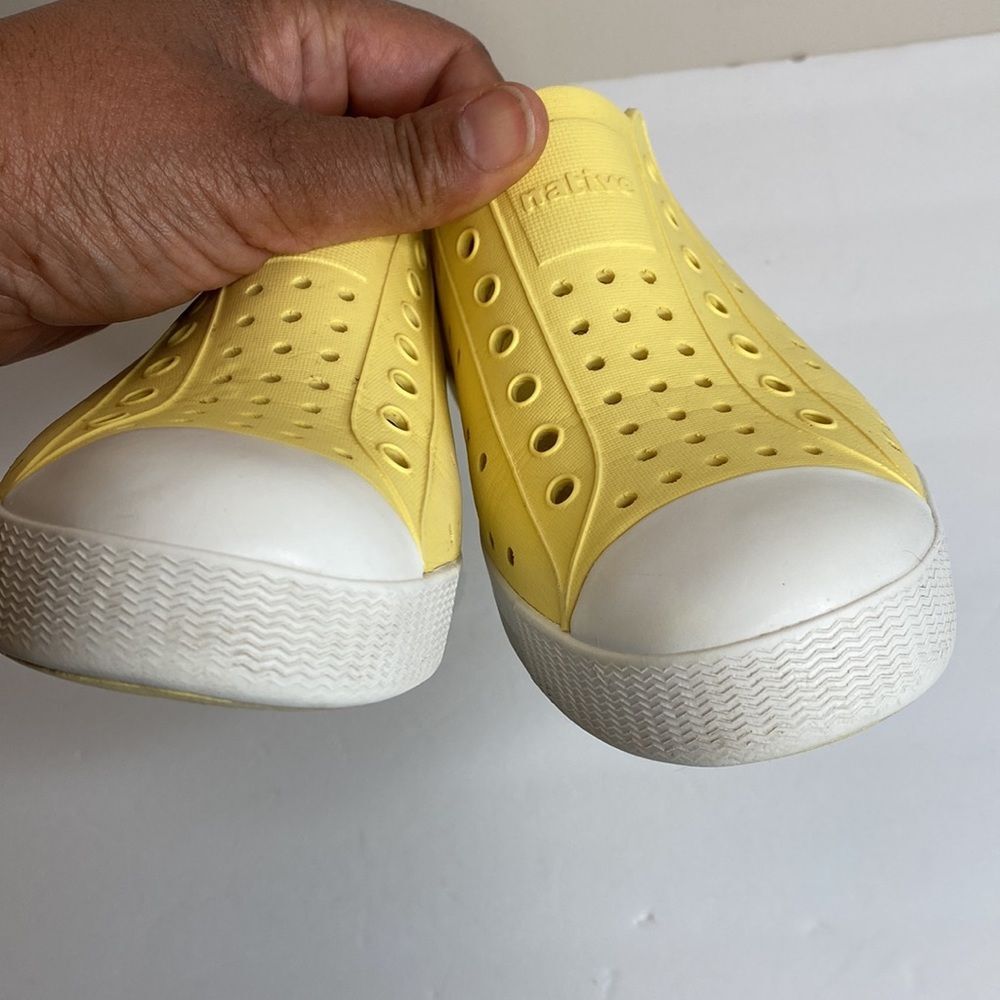 Native Jefferson Water Shoes Yellow Slip On Sneaker Shoe Size 2 - Picture 10 of 12